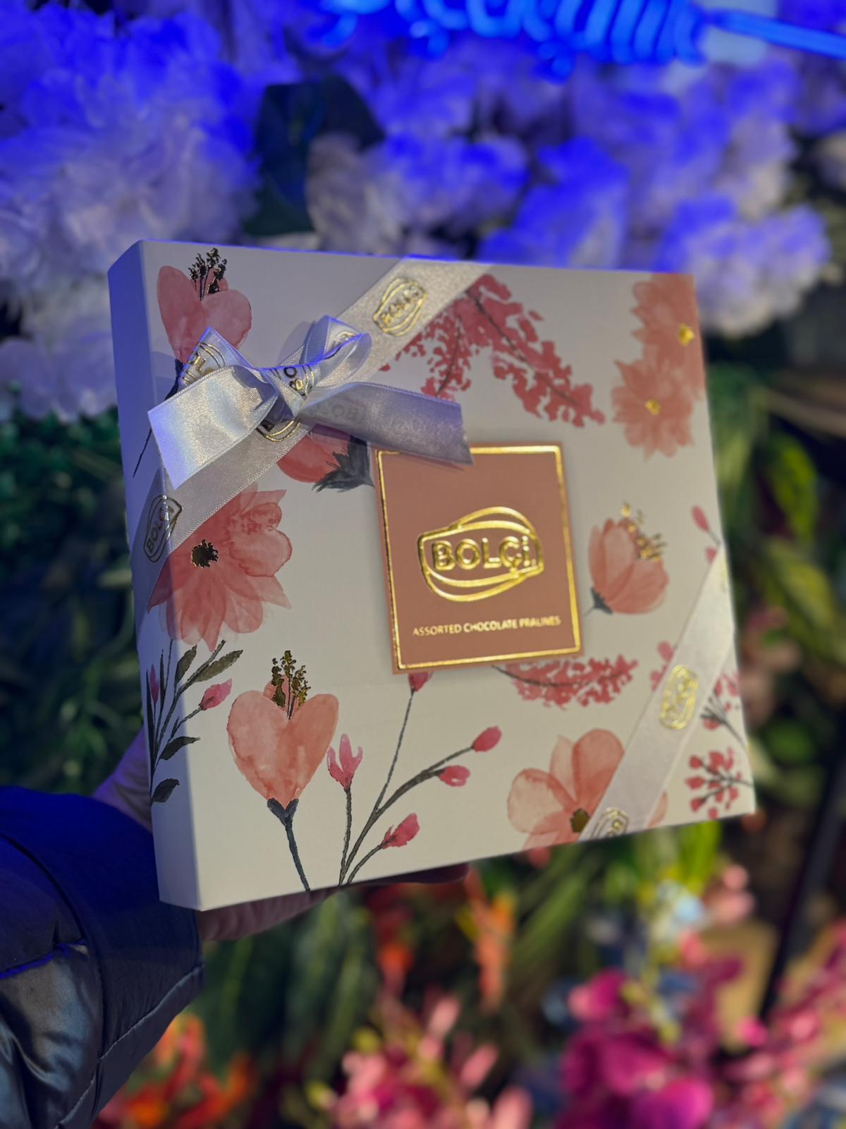 Bolçi Çikolata Çiçekli Kutu