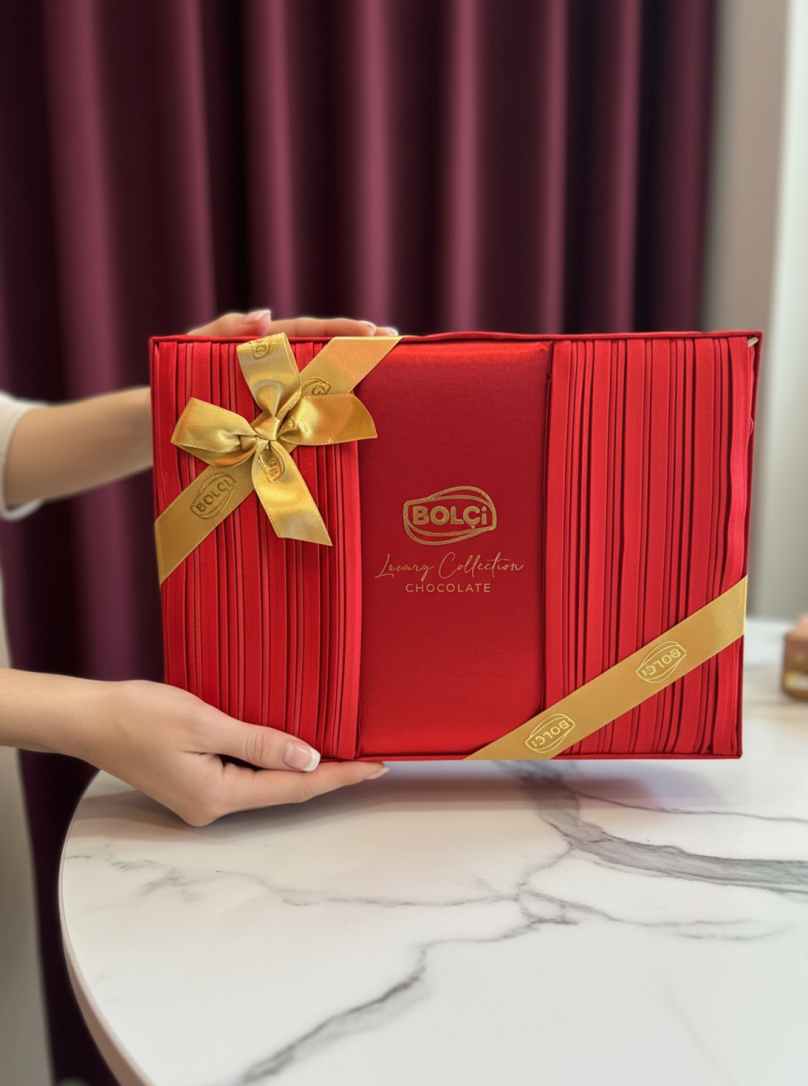 Bolçi̇ Saten Kirmizi