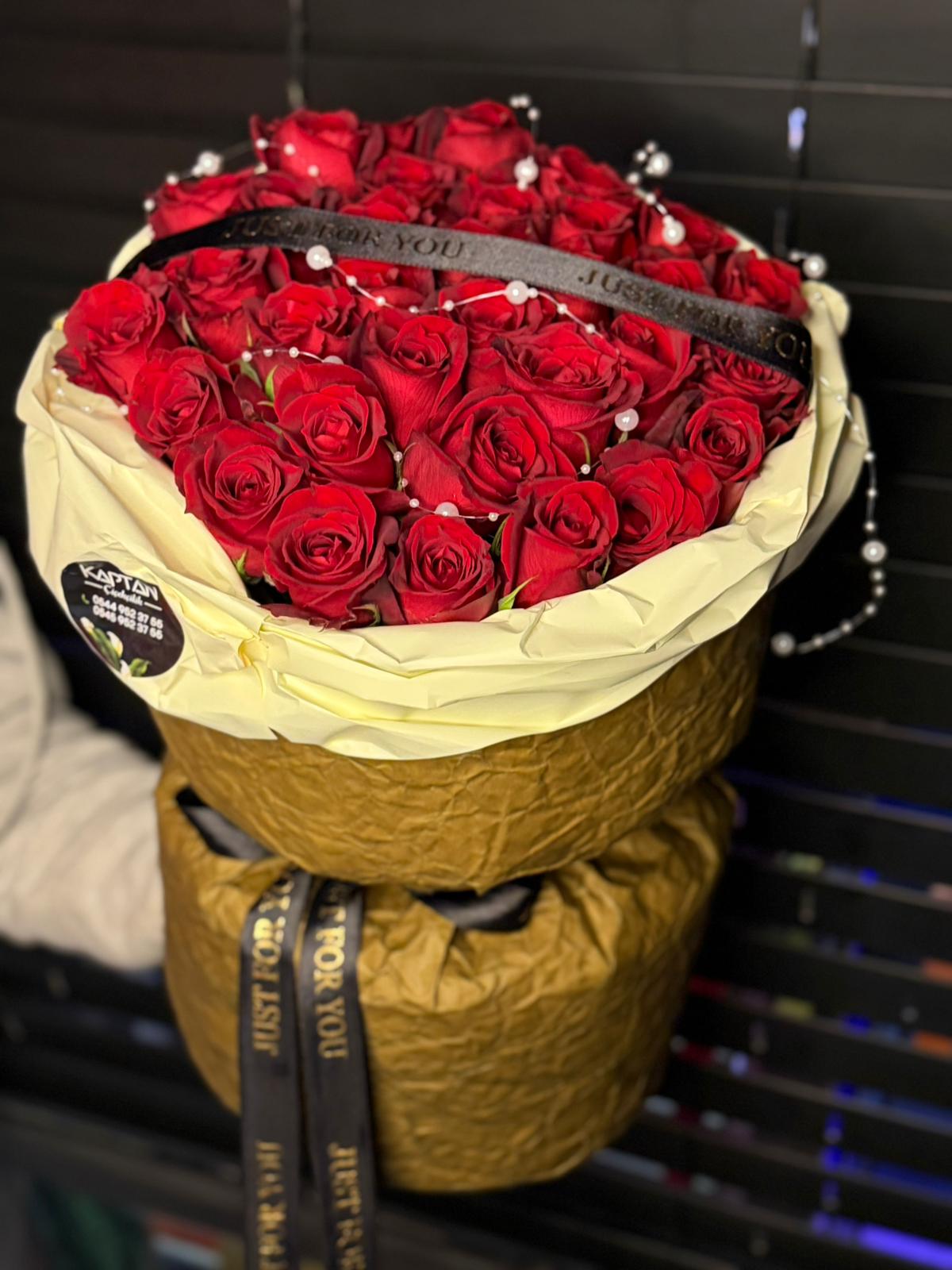 Büyük Boy Kırmızı Güller