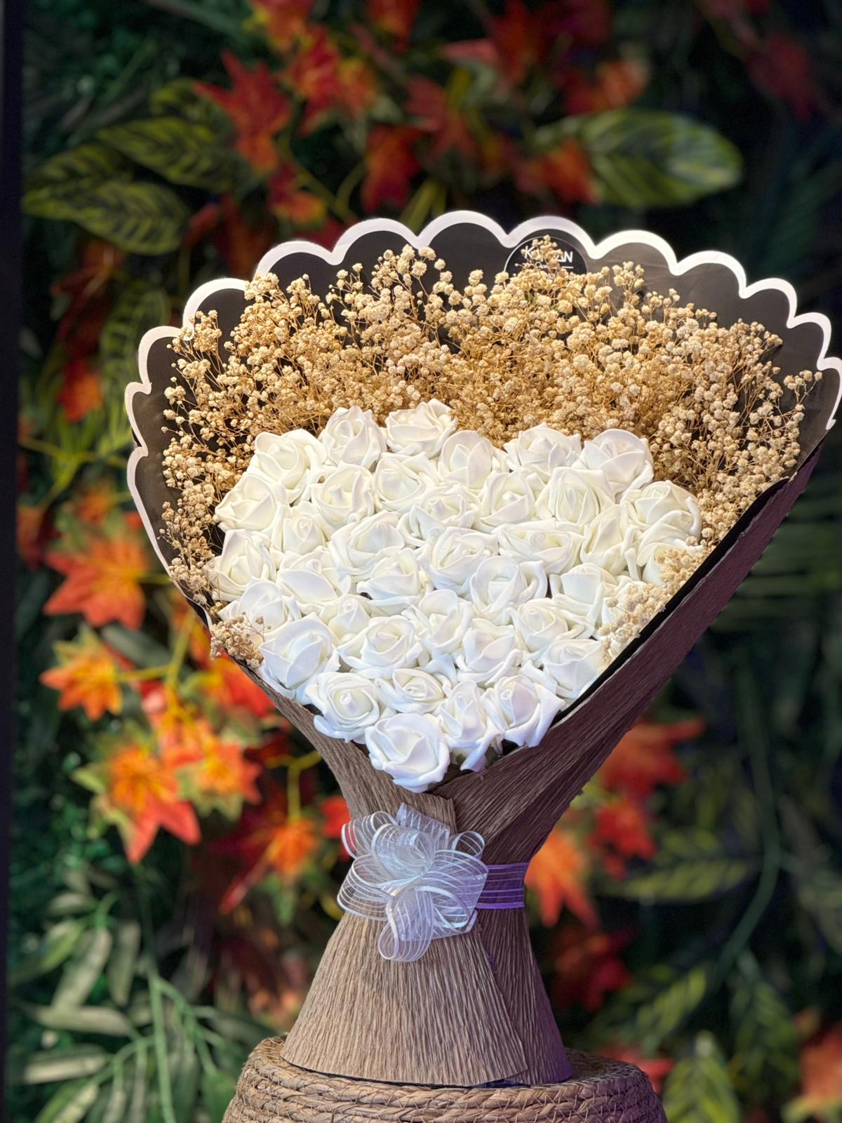 Hilal Beyaz Gül Buketi