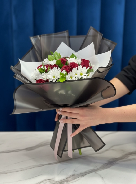 10’Gül Beyaz Papatya Buketi̇