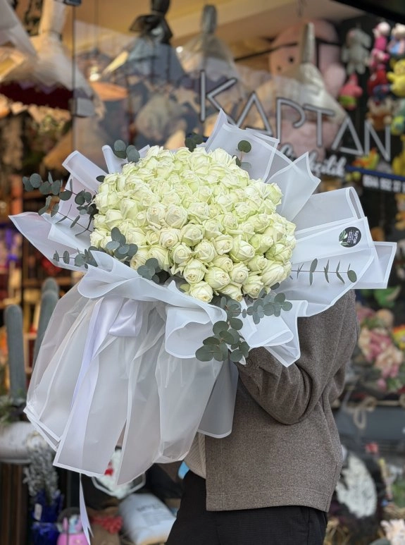 101’Li̇ Beyaz Gül Premi̇um