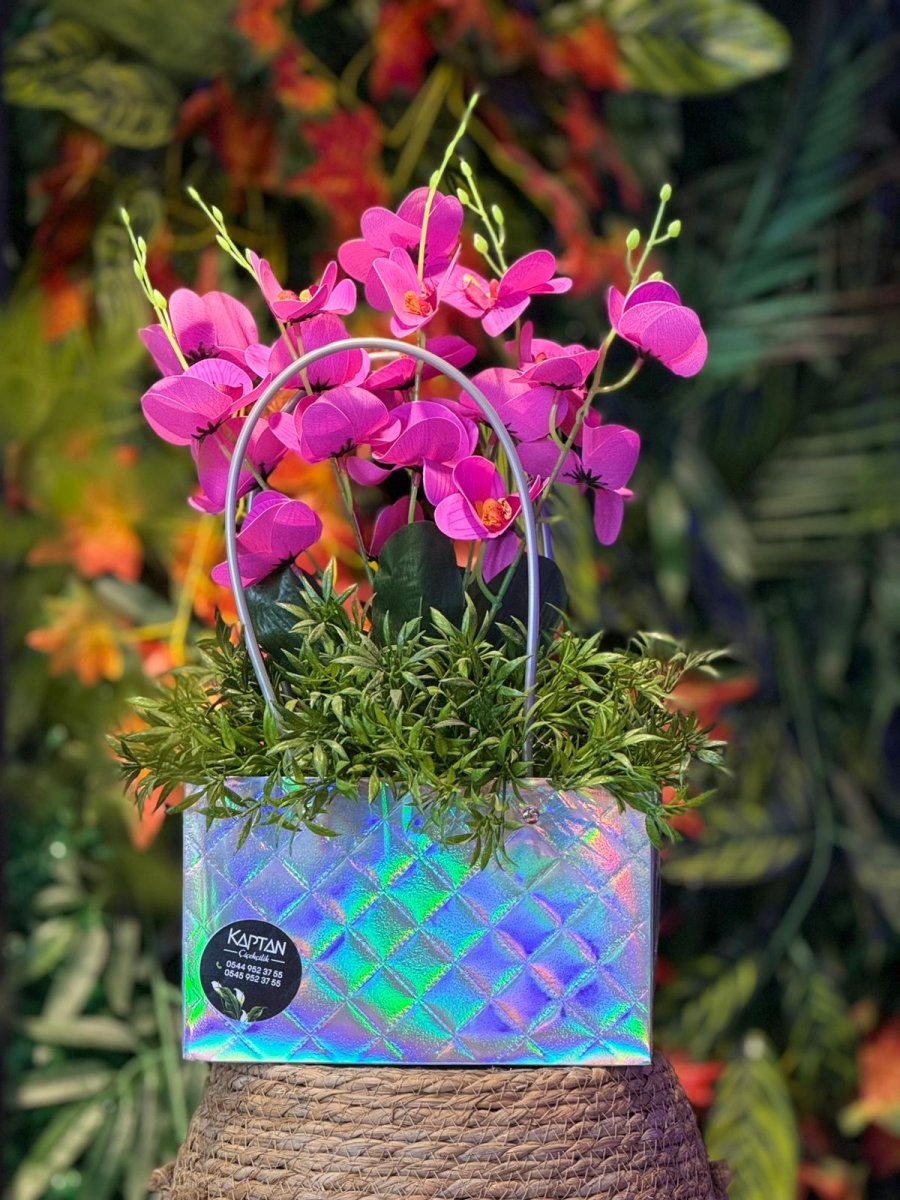 Çantada Mor Orkideler