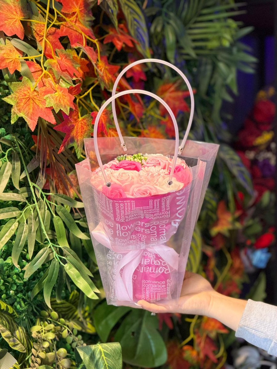 Çantada Pembe Çiçekler