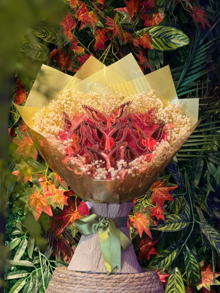 Kırmızı Kelebekli Buket