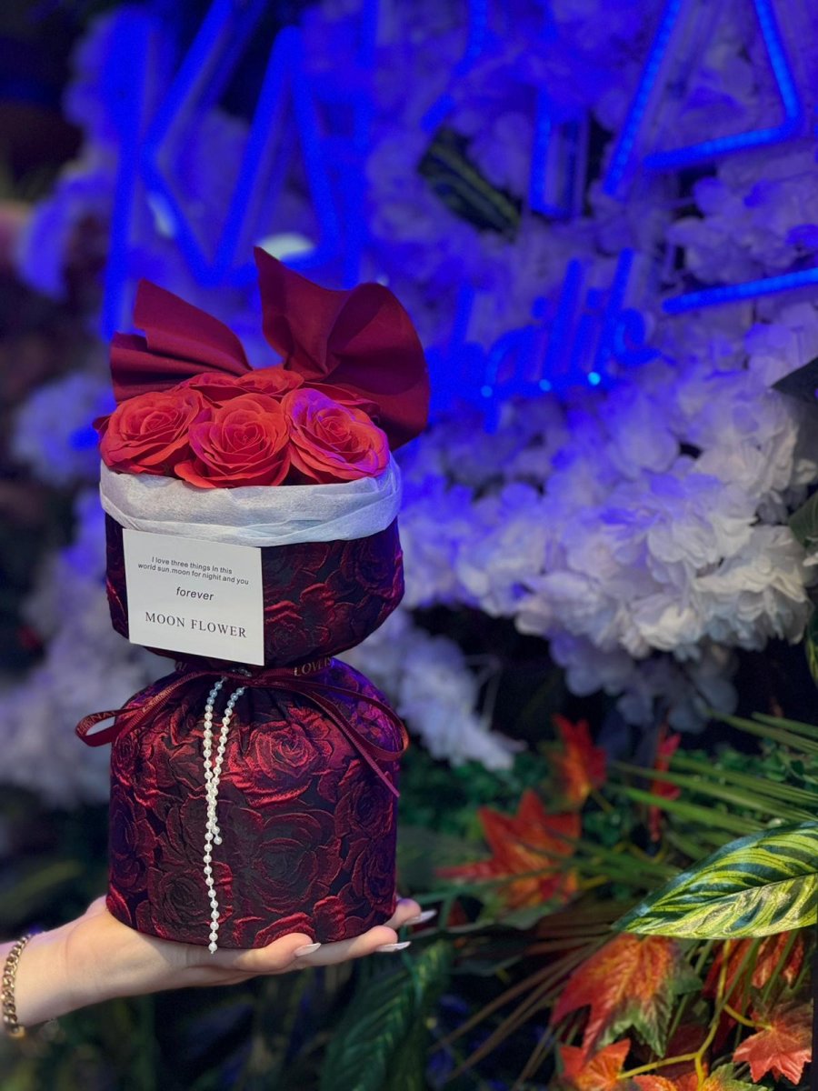 Kırmızı Moon Flower