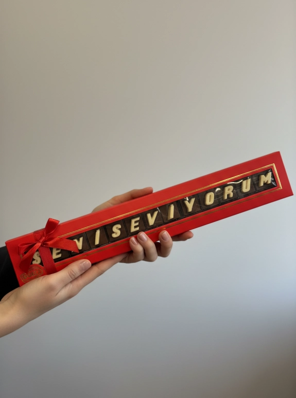 Seni̇ Sevi̇yorum Harf Bolçi̇ Çi̇kolata